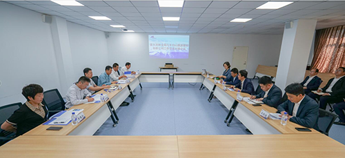 省森工集團露水河林業局與長白山旅游股份有限公司就森林旅游、促進林業轉型升級開展業務對接