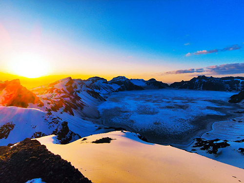 景區運營部下達“道路清雪令”全力清雪保暢通