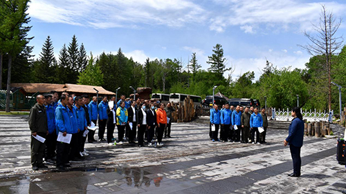 北景區運營支部開展“唱紅歌 感黨恩共筑中國夢”主題黨日活動